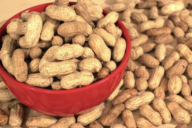 How to Roast Peanuts | HGTV