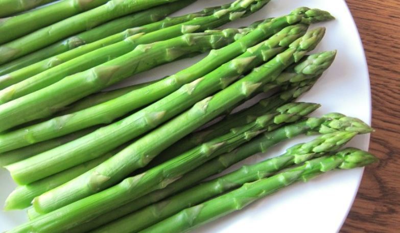 Can Rabbits Eat Asparagus? (How Much, Benefits, Risks)