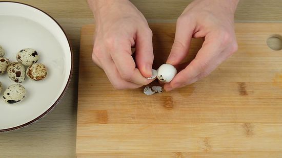 3 Ways to Eat Quail Eggs - wikiHow